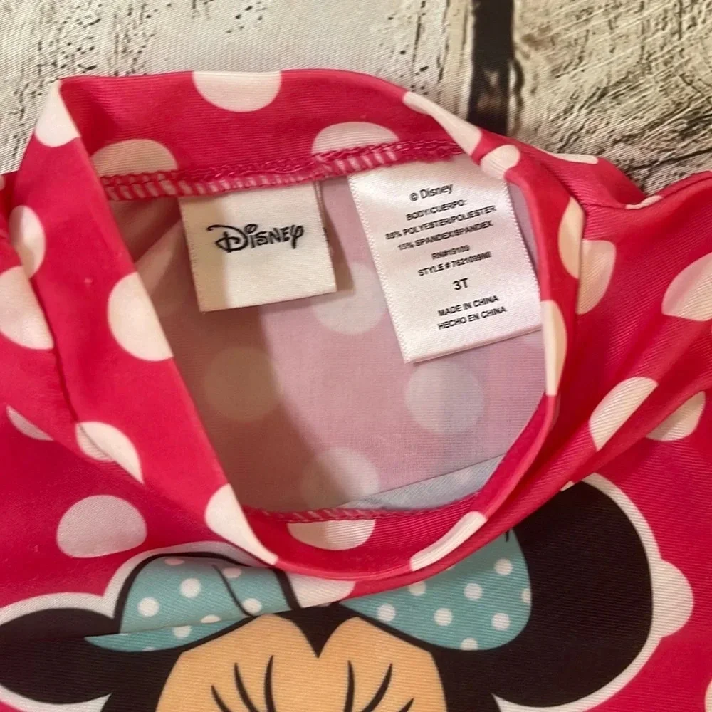 Disney girl’s minnie